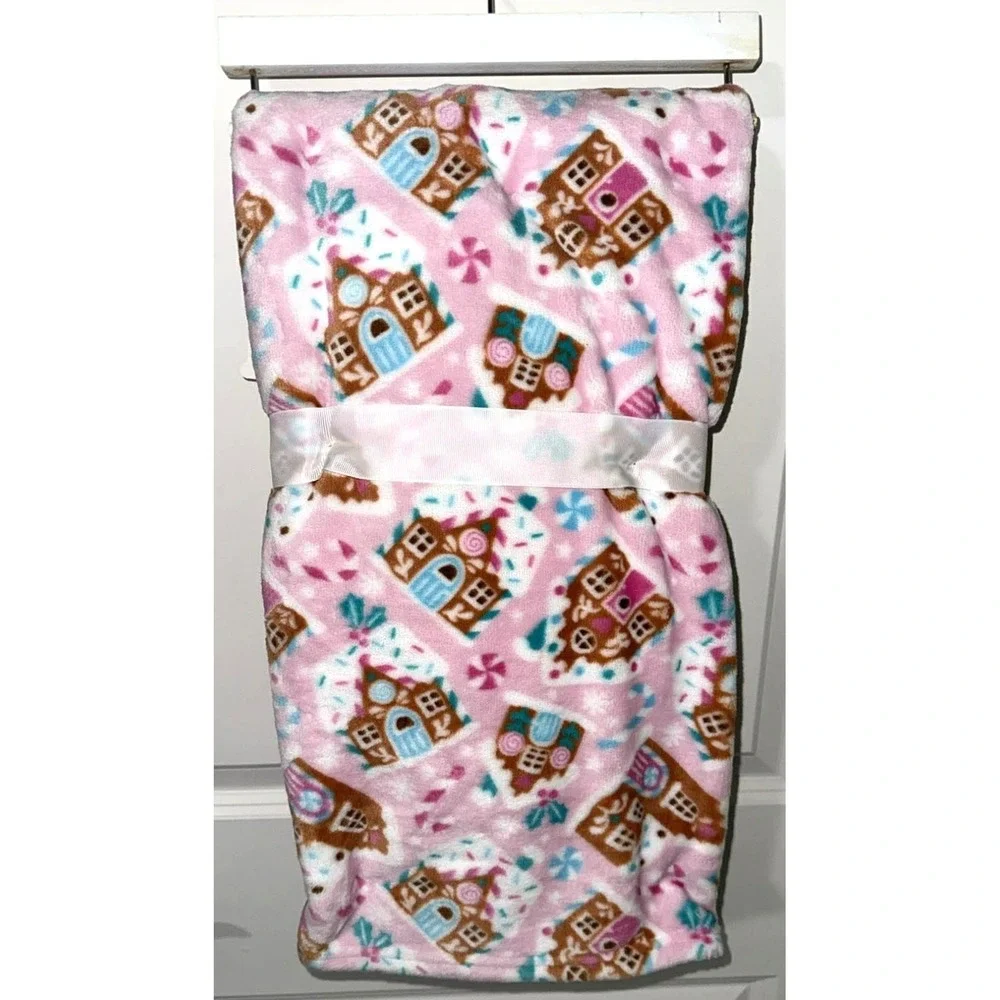 Logan & Lilly Reversible Christmas Blanket Plush Fleece Holiday Trees & Bows NWT
